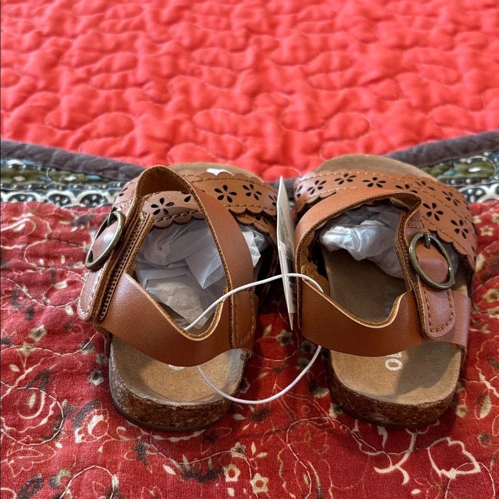 Old Navy Brown Leather Floral Cutout Sandals - Picture 3 of 5